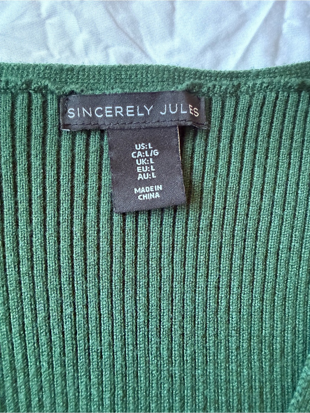Hunter Green Ribbed V-Neck Button-Front Sweater - Picture 3 of 3